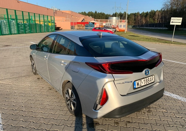 Toyota Prius cena 79000 przebieg: 79000, rok produkcji 2018 z Łomianki małe 667
